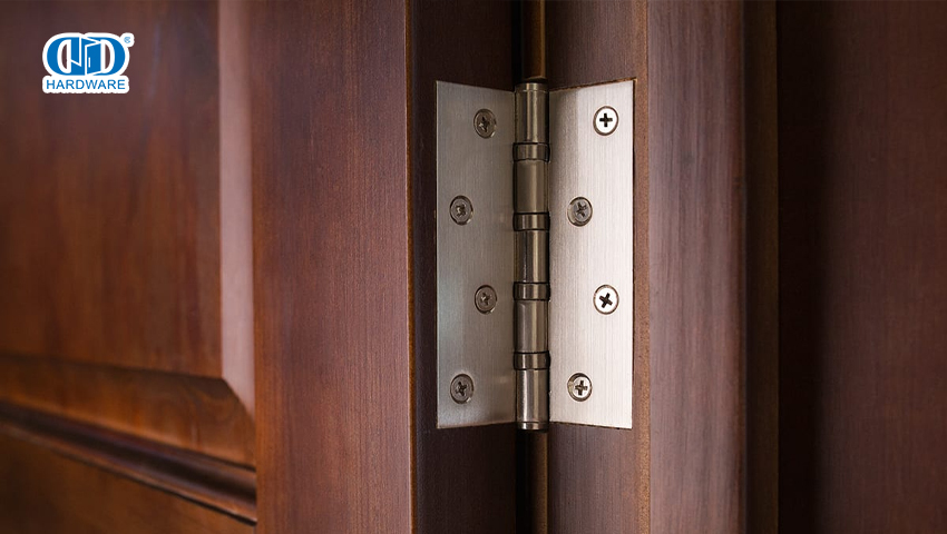 Ontdek die grondslag van deure: 'n Omvattende oorsig van buite-, sterk en binnedeurskarniere